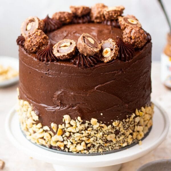 Indulgent Restaurant Desserts: Layer Cakes & Beyond